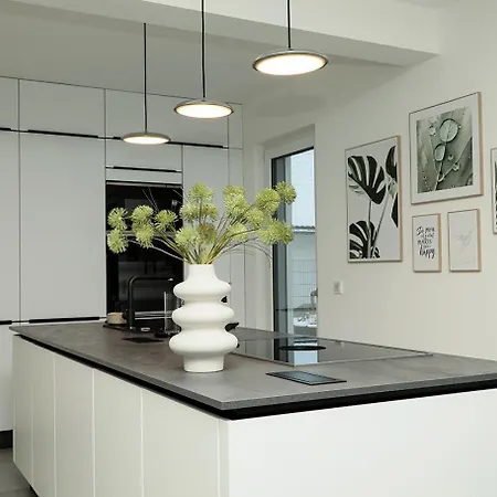 Zugzuflucht-neues, Modernes *