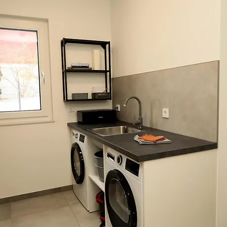 Zugzuflucht-neues, Modernes *