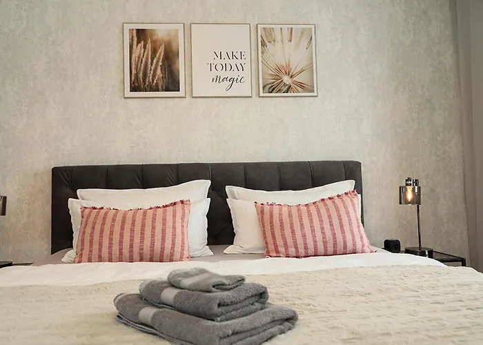 Zugzuflucht-neues, Modernes بيت للعطل *